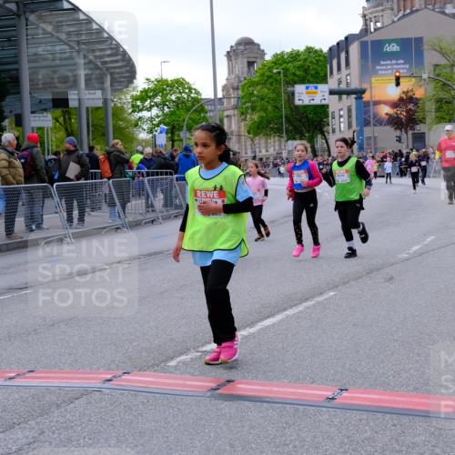 25.04.2026 - Das Zehntel Tim E. http://msf.ph/oto/9571389 25.04.2026 09:06:42 Ziel 1077, 1087, 1243, 1245, 1272, 1347, 1403, 1413, 1442, 1954, 1976, 1977, 2757, 3129, 3761, 3775, 3910 meine-sportfotos.de