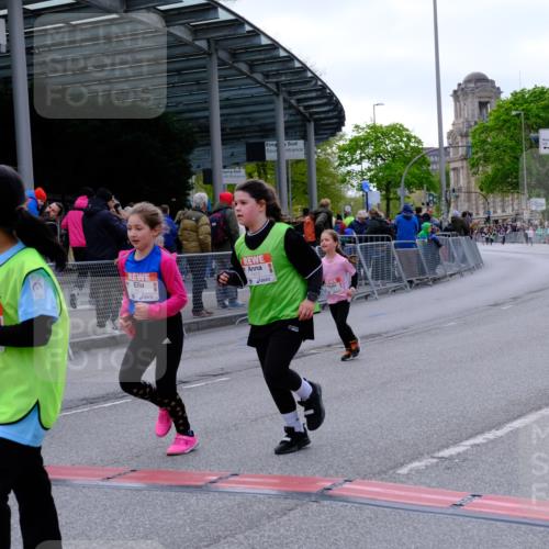 25.04.2026 - Das Zehntel Tim E. http://msf.ph/oto/9571400 25.04.2026 09:06:44 Ziel 1077, 1087, 1272, 1347, 1403, 1413, 1442, 1954, 1976, 1977, 2757, 3129, 3761, 3775, 3910 meine-sportfotos.de