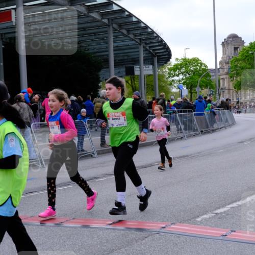 25.04.2026 - Das Zehntel Tim E. http://msf.ph/oto/9571401 25.04.2026 09:06:44 Ziel 1077, 1087, 1272, 1347, 1403, 1413, 1442, 1954, 1976, 1977, 2757, 3129, 3761, 3775, 3910 meine-sportfotos.de