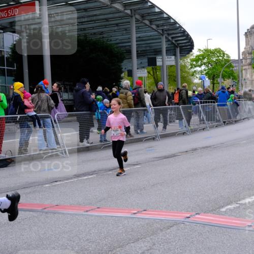 25.04.2026 - Das Zehntel Tim E. http://msf.ph/oto/9571403 25.04.2026 09:06:44 Ziel 1077, 1087, 1272, 1347, 1403, 1413, 1442, 1954, 1976, 1977, 2757, 3129, 3761, 3775, 3910 meine-sportfotos.de
