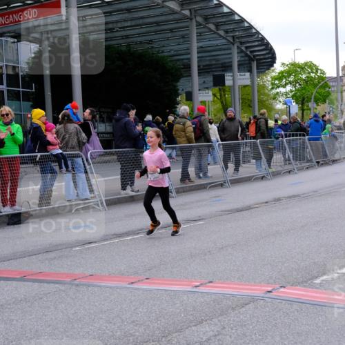 25.04.2026 - Das Zehntel Tim E. http://msf.ph/oto/9571404 25.04.2026 09:06:45 Ziel 1077, 1087, 1272, 1347, 1403, 1413, 1442, 1954, 1976, 1977, 2757, 3129, 3761, 3775, 3910 meine-sportfotos.de