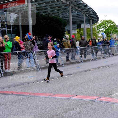 25.04.2026 - Das Zehntel Tim E. http://msf.ph/oto/9571405 25.04.2026 09:06:45 Ziel 1077, 1087, 1272, 1347, 1403, 1413, 1442, 1954, 1976, 1977, 2757, 3129, 3761, 3775, 3910 meine-sportfotos.de