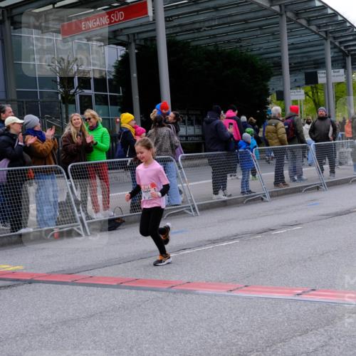 25.04.2026 - Das Zehntel Tim E. http://msf.ph/oto/9571409 25.04.2026 09:06:45 Ziel 1077, 1087, 1272, 1347, 1403, 1413, 1442, 1954, 1976, 1977, 2757, 3129, 3761, 3775, 3910 meine-sportfotos.de