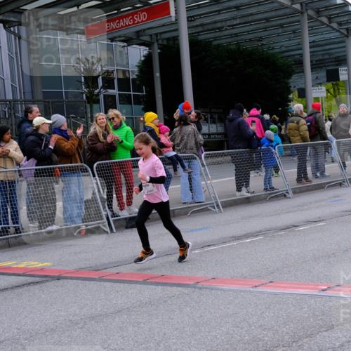 25.04.2026 - Das Zehntel Tim E. http://msf.ph/oto/9571410 25.04.2026 09:06:45 Ziel 1077, 1087, 1272, 1347, 1403, 1413, 1442, 1954, 1976, 1977, 2757, 3129, 3761, 3775, 3910 meine-sportfotos.de