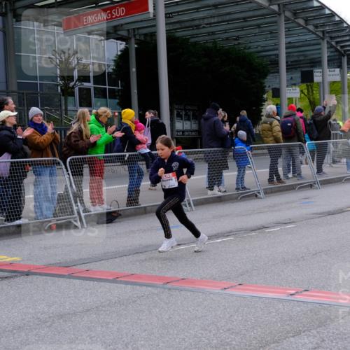 25.04.2026 - Das Zehntel Tim E. http://msf.ph/oto/9571418 25.04.2026 09:06:51 Ziel 1236, 1403, 1413, 1442, 3008, 3910 meine-sportfotos.de