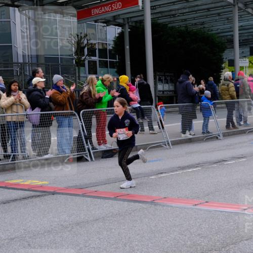 25.04.2026 - Das Zehntel Tim E. http://msf.ph/oto/9571420 25.04.2026 09:06:51 Ziel 1236, 1403, 1413, 1442, 3008, 3910 meine-sportfotos.de
