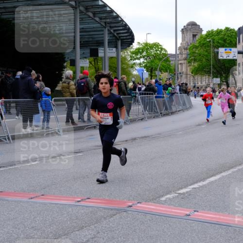 25.04.2026 - Das Zehntel Tim E. http://msf.ph/oto/9571423 25.04.2026 09:06:56 Ziel 1236, 2206, 2558, 2573, 3008, 3684 meine-sportfotos.de