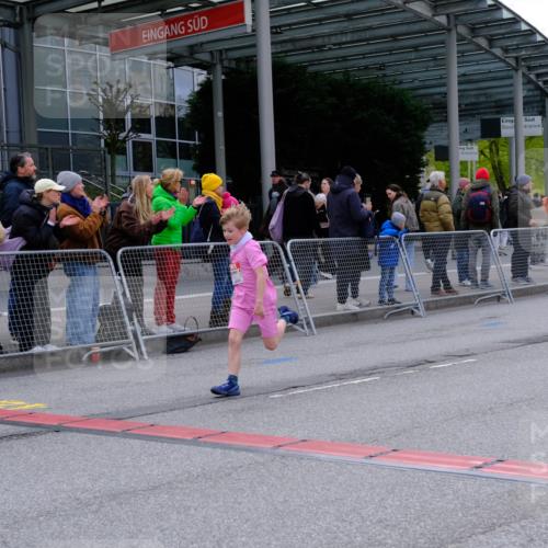 25.04.2026 - Das Zehntel Tim E. http://msf.ph/oto/9571430 25.04.2026 09:06:58 Ziel 1236, 2206, 2558, 2567, 2573, 3008, 3684 meine-sportfotos.de