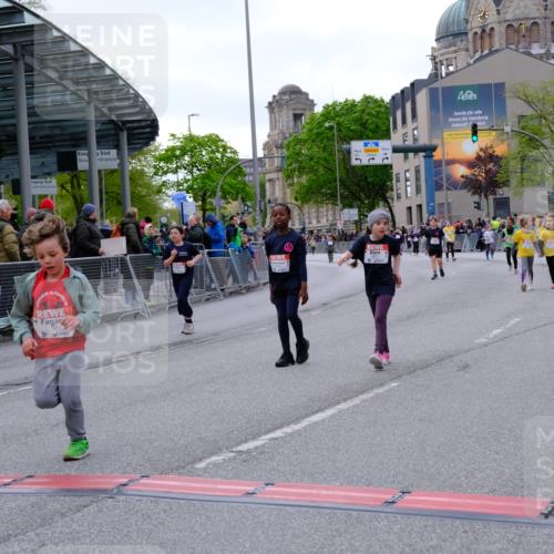 25.04.2026 - Das Zehntel Tim E. http://msf.ph/oto/9571448 25.04.2026 09:07:04 Ziel 1862, 2191, 2206, 2558, 2567, 2573, 3006, 3033, 3684 meine-sportfotos.de