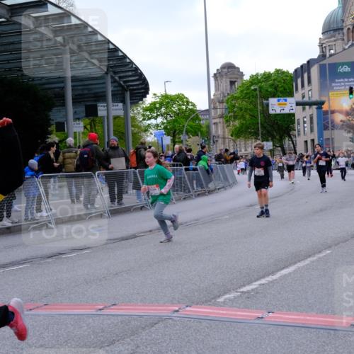 25.04.2026 - Das Zehntel Tim E. http://msf.ph/oto/9571473 25.04.2026 09:07:12 Ziel 1489, 1862, 1978, 1984, 2415, 3006, 3033, 3287 meine-sportfotos.de