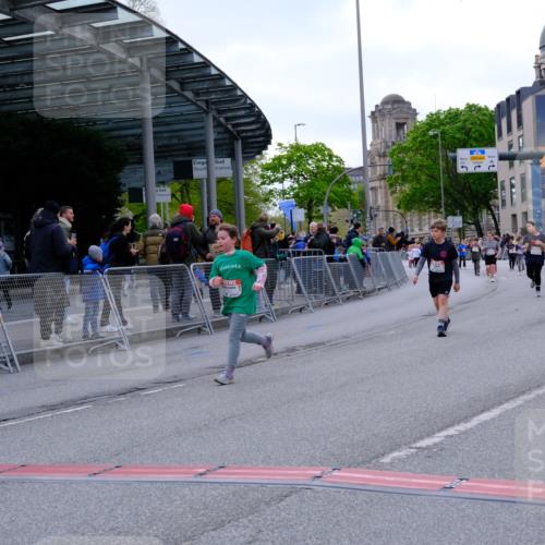 25.04.2026 - Das Zehntel Tim E. http://msf.ph/oto/9571475 25.04.2026 09:07:13 Ziel 1489, 1862, 1978, 1984, 2415, 3006, 3009, 3033, 3287 meine-sportfotos.de