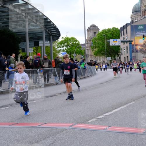 25.04.2026 - Das Zehntel Tim E. http://msf.ph/oto/9571486 25.04.2026 09:07:16 Ziel 1489, 1855, 1978, 1984, 2390, 2415, 2577, 3009, 3287 meine-sportfotos.de