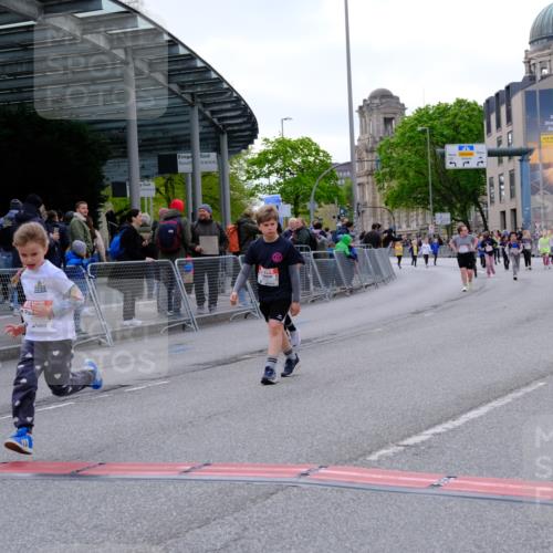 25.04.2026 - Das Zehntel Tim E. http://msf.ph/oto/9571488 25.04.2026 09:07:16 Ziel 1489, 1855, 1978, 1984, 2390, 2415, 2577, 3009, 3287 meine-sportfotos.de