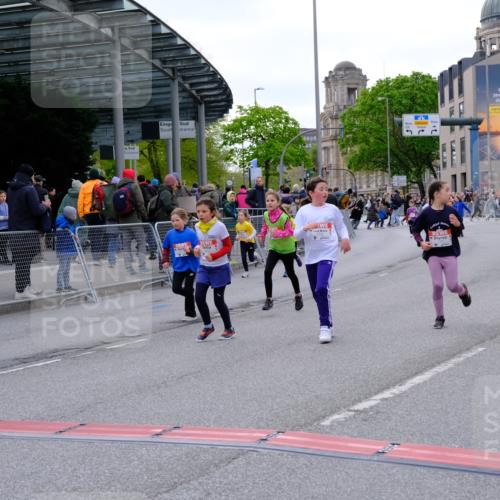 25.04.2026 - Das Zehntel Tim E. http://msf.ph/oto/9571529 25.04.2026 09:07:29 Ziel 1059, 1060, 1061, 1065, 1072, 1094, 1154, 1426, 1592, 2110, 2125, 2689, 2699, 2779, 3437, 3460, 3462 meine-sportfotos.de