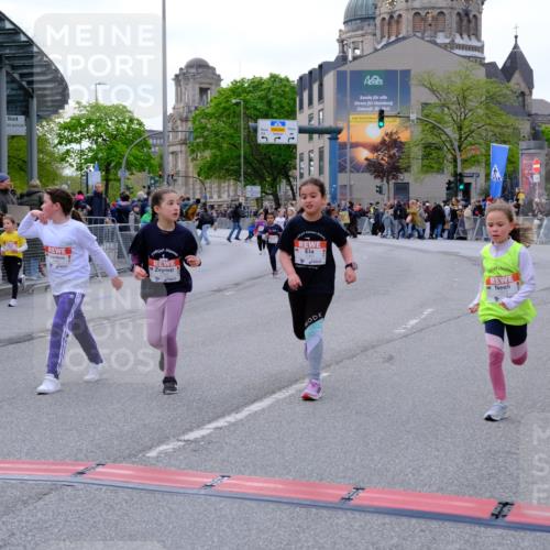 25.04.2026 - Das Zehntel Tim E. http://msf.ph/oto/9571533 25.04.2026 09:07:30 Ziel 1059, 1060, 1061, 1065, 1072, 1094, 1154, 1426, 1592, 2110, 2125, 2689, 2699, 2779, 3437, 3460, 3462 meine-sportfotos.de