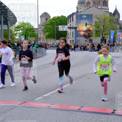 25.04.2026 - Das Zehntel Tim E. http://msf.ph/oto/9571536 25.04.2026 09:07:30 Ziel 1059, 1060, 1061, 1065, 1072, 1094, 1154, 1426, 1592, 2110, 2125, 2689, 2699, 2779, 3437, 3460, 3462 meine-sportfotos.de