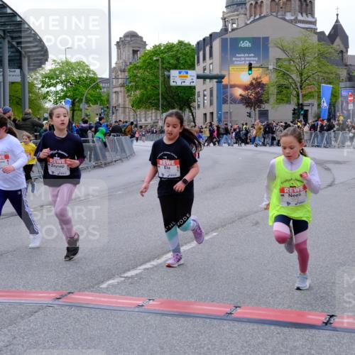 25.04.2026 - Das Zehntel Tim E. http://msf.ph/oto/9571537 25.04.2026 09:07:30 Ziel 1059, 1060, 1061, 1065, 1072, 1094, 1154, 1426, 1592, 2110, 2125, 2689, 2699, 2779, 3437, 3460, 3462 meine-sportfotos.de