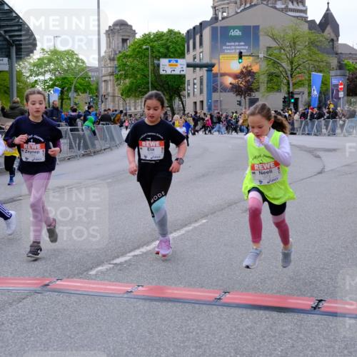 25.04.2026 - Das Zehntel Tim E. http://msf.ph/oto/9571538 25.04.2026 09:07:30 Ziel 1059, 1060, 1061, 1065, 1072, 1094, 1154, 1426, 1592, 2110, 2125, 2689, 2699, 2779, 3437, 3460, 3462 meine-sportfotos.de