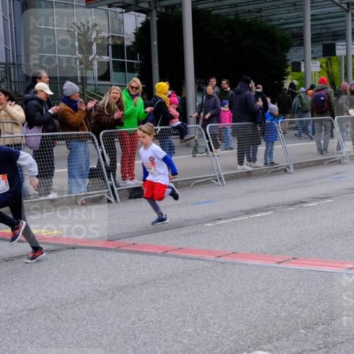 25.04.2026 - Das Zehntel Tim E. http://msf.ph/oto/9571547 25.04.2026 09:07:36 Ziel 1060, 1065, 1072, 1426, 1816, 2125, 2689, 2692, 2697, 2699, 2837, 3437, 3460, 3462, 3497 meine-sportfotos.de