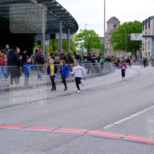 25.04.2026 - Das Zehntel Tim E. http://msf.ph/oto/9571552 25.04.2026 09:07:38 Ziel 1060, 1065, 1426, 1816, 1921, 2125, 2689, 2692, 2697, 2699, 2837, 3462, 3497 meine-sportfotos.de