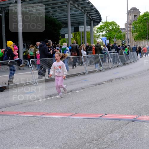 25.04.2026 - Das Zehntel Tim E. http://msf.ph/oto/9571591 25.04.2026 09:08:11 Ziel 1371, 1781, 1782, 2189 meine-sportfotos.de