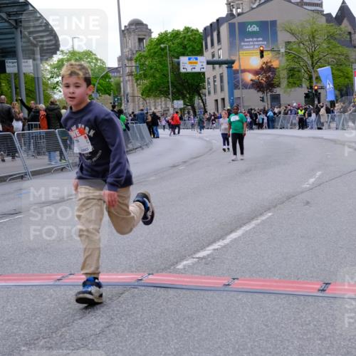 25.04.2026 - Das Zehntel Tim E. http://msf.ph/oto/9571592 25.04.2026 09:08:12 Ziel 1371, 1781, 1782, 2189 meine-sportfotos.de