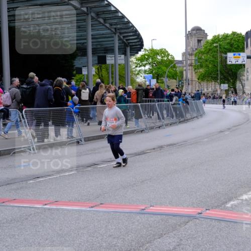 25.04.2026 - Das Zehntel Tim E. http://msf.ph/oto/9571601 25.04.2026 09:08:20 Ziel 2199, 2367 meine-sportfotos.de