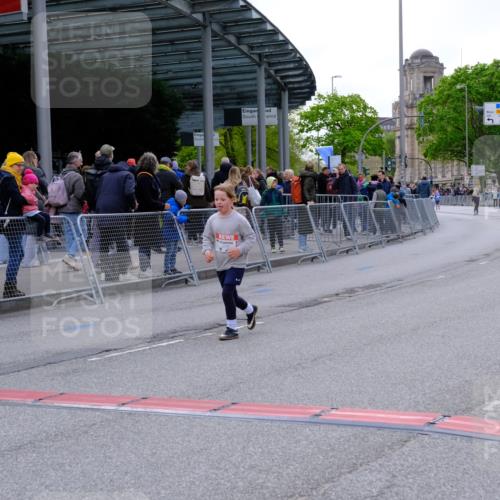 25.04.2026 - Das Zehntel Tim E. http://msf.ph/oto/9571603 25.04.2026 09:08:20 Ziel 2199, 2367 meine-sportfotos.de