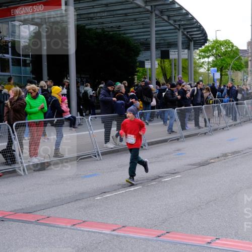 25.04.2026 - Das Zehntel Tim E. http://msf.ph/oto/9571616 25.04.2026 09:08:36 Ziel 1916, 1923, 2545 meine-sportfotos.de