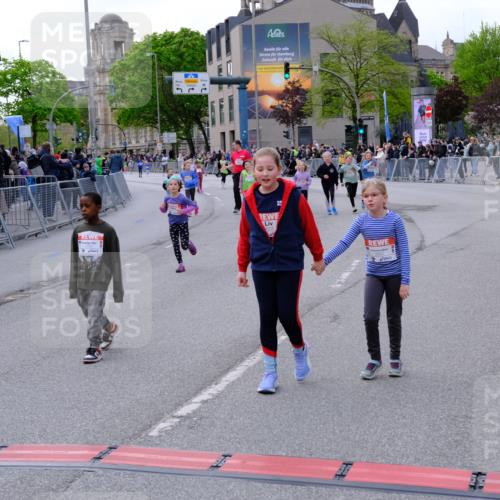 25.04.2026 - Das Zehntel Tim E. http://msf.ph/oto/9571647 25.04.2026 09:08:45 Ziel 1378, 1615, 1617, 1913, 1916, 2000, 2008, 2535 meine-sportfotos.de