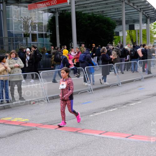 25.04.2026 - Das Zehntel Tim E. http://msf.ph/oto/9571673 25.04.2026 09:09:06 Ziel 1069 meine-sportfotos.de