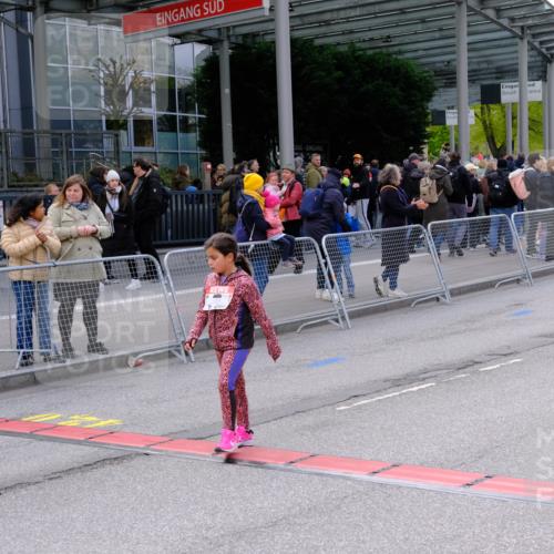 25.04.2026 - Das Zehntel Tim E. http://msf.ph/oto/9571675 25.04.2026 09:09:07 Ziel 1069 meine-sportfotos.de