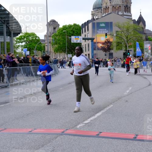 25.04.2026 - Das Zehntel Tim E. http://msf.ph/oto/9571692 25.04.2026 09:09:23 Ziel 1451, 1453, 1476, 1486, 2243 meine-sportfotos.de