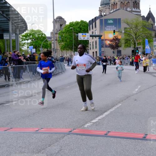25.04.2026 - Das Zehntel Tim E. http://msf.ph/oto/9571693 25.04.2026 09:09:23 Ziel 1451, 1453, 1476, 1486, 2243 meine-sportfotos.de