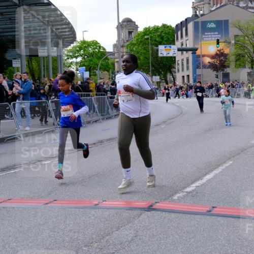 25.04.2026 - Das Zehntel Tim E. http://msf.ph/oto/9571697 25.04.2026 09:09:23 Ziel 1451, 1453, 1476, 1486, 2243 meine-sportfotos.de