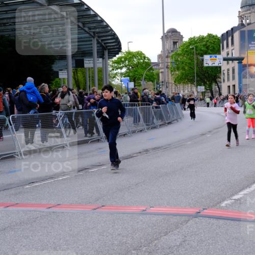 25.04.2026 - Das Zehntel Tim E. http://msf.ph/oto/9571705 25.04.2026 09:09:29 Ziel 1351, 1359, 1451, 1453, 1477, 1484, 1486, 2182, 2186 meine-sportfotos.de