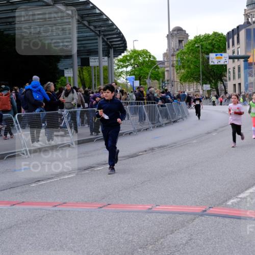 25.04.2026 - Das Zehntel Tim E. http://msf.ph/oto/9571706 25.04.2026 09:09:29 Ziel 1351, 1359, 1451, 1453, 1477, 1484, 1486, 2182, 2186 meine-sportfotos.de