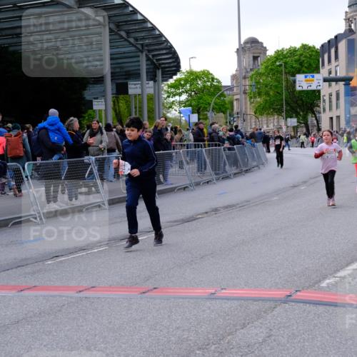 25.04.2026 - Das Zehntel Tim E. http://msf.ph/oto/9571708 25.04.2026 09:09:29 Ziel 1351, 1359, 1451, 1453, 1477, 1484, 1486, 2182, 2186 meine-sportfotos.de