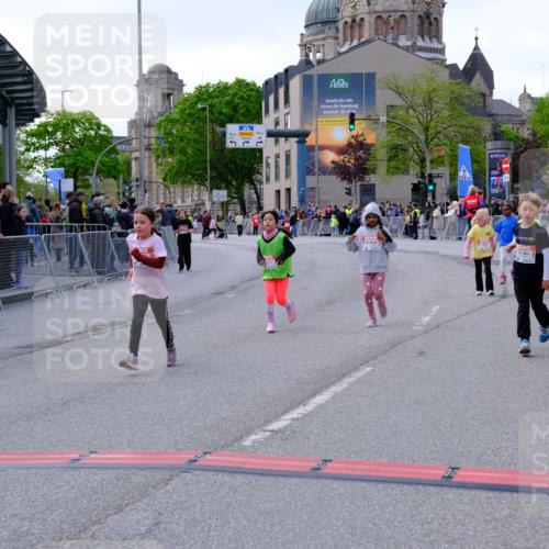 25.04.2026 - Das Zehntel Tim E. http://msf.ph/oto/9571711 25.04.2026 09:09:31 Ziel 1351, 1359, 1453, 1477, 1484, 1486, 1499, 1503, 2182, 2186 meine-sportfotos.de