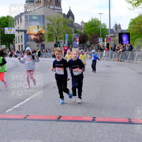 25.04.2026 - Das Zehntel Tim E. http://msf.ph/oto/9571716 25.04.2026 09:09:32 Ziel 1351, 1359, 1477, 1484, 1486, 1499, 1503, 2098, 2182, 2186 meine-sportfotos.de