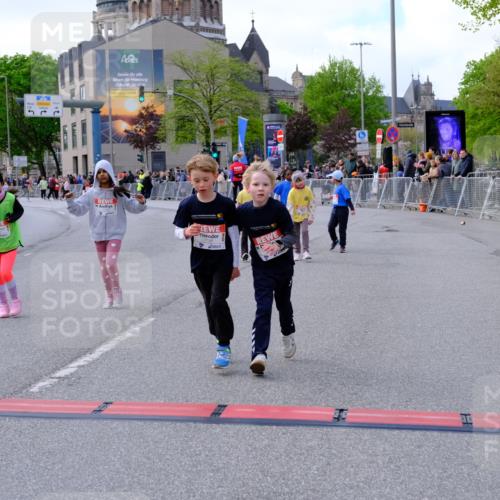 25.04.2026 - Das Zehntel Tim E. http://msf.ph/oto/9571717 25.04.2026 09:09:32 Ziel 1351, 1359, 1477, 1484, 1486, 1499, 1503, 2098, 2182, 2186 meine-sportfotos.de