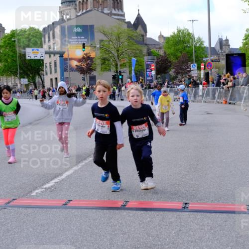25.04.2026 - Das Zehntel Tim E. http://msf.ph/oto/9571719 25.04.2026 09:09:32 Ziel 1351, 1359, 1477, 1484, 1486, 1499, 1503, 2098, 2182, 2186 meine-sportfotos.de