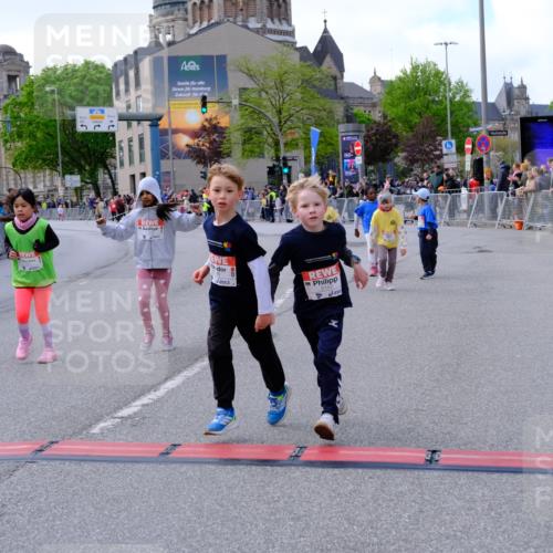 25.04.2026 - Das Zehntel Tim E. http://msf.ph/oto/9571720 25.04.2026 09:09:32 Ziel 1351, 1359, 1477, 1484, 1486, 1499, 1503, 2098, 2182, 2186 meine-sportfotos.de