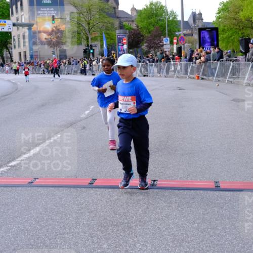 25.04.2026 - Das Zehntel Tim E. http://msf.ph/oto/9571734 25.04.2026 09:09:38 Ziel 1351, 1359, 1484, 1499, 1503, 2087, 2098, 2182, 2186 meine-sportfotos.de