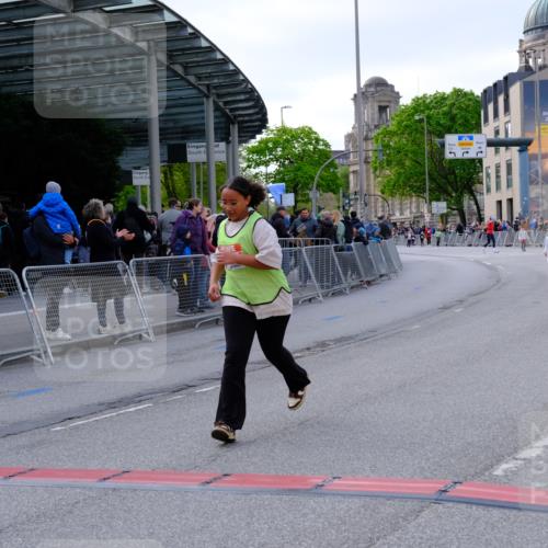 25.04.2026 - Das Zehntel Tim E. http://msf.ph/oto/9571748 25.04.2026 09:09:56 Ziel 2529, 3319 meine-sportfotos.de