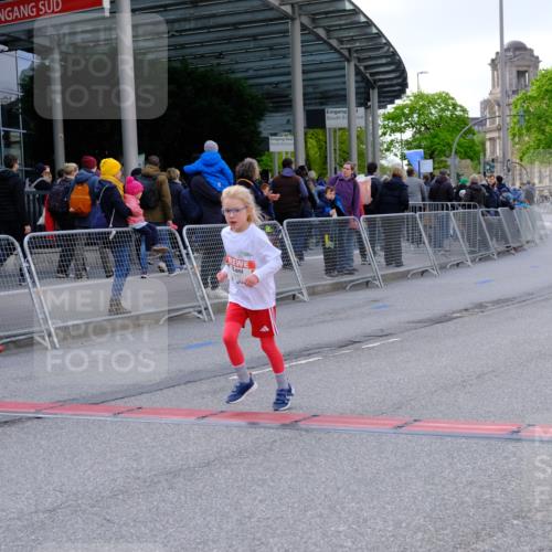 25.04.2026 - Das Zehntel Tim E. http://msf.ph/oto/9571750 25.04.2026 09:10:02 Ziel 3319, 3447 meine-sportfotos.de