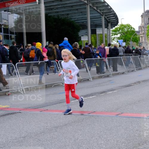 25.04.2026 - Das Zehntel Tim E. http://msf.ph/oto/9571751 25.04.2026 09:10:02 Ziel 3319, 3447 meine-sportfotos.de