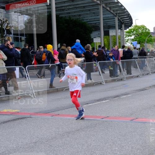 25.04.2026 - Das Zehntel Tim E. http://msf.ph/oto/9571752 25.04.2026 09:10:02 Ziel 3319, 3447 meine-sportfotos.de