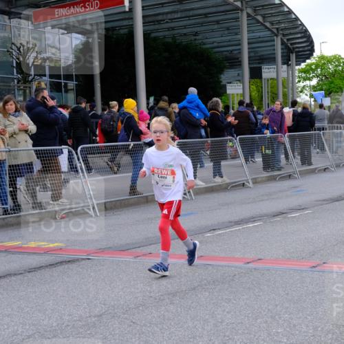 25.04.2026 - Das Zehntel Tim E. http://msf.ph/oto/9571753 25.04.2026 09:10:02 Ziel 3319, 3447 meine-sportfotos.de