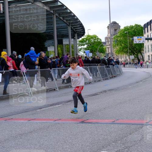 25.04.2026 - Das Zehntel Tim E. http://msf.ph/oto/9571764 25.04.2026 09:10:11 Ziel 1901, 1903, 2549, 3280 meine-sportfotos.de